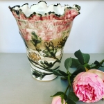 Leaf Vase 'Huahui' by Sonya Ceramic Art showing ripple rim and lustre detail. Bespoke Ceramics for your home.
